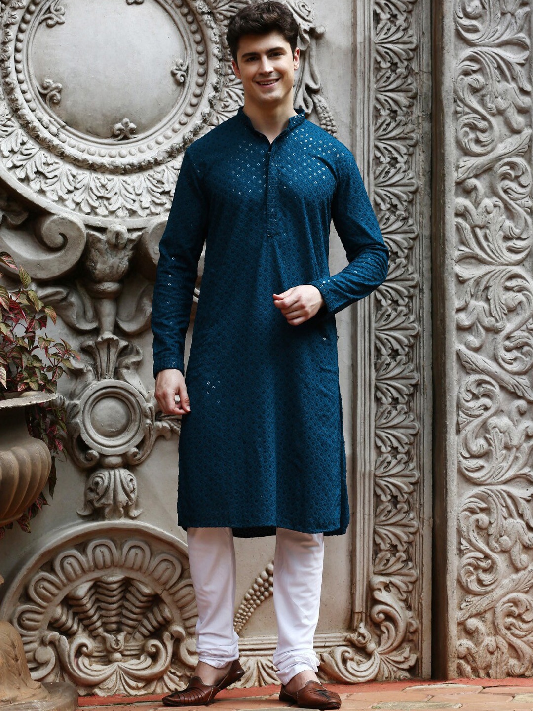 

Sanwara Men Embroidered Chikankari Sequinned Cotton Kurta, Teal