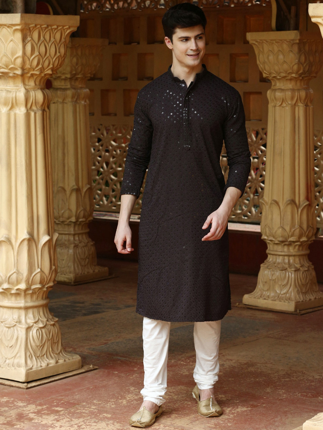 

Sanwara Men Floral Embroidered Chikankari Sequinned Cotton Kurta, Grey