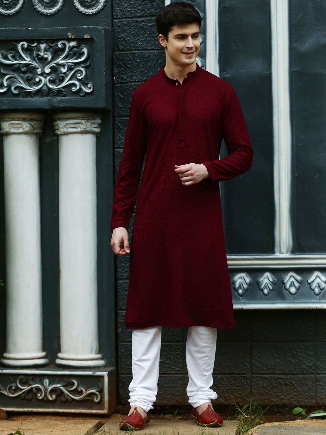 

Sanwara Men Embroidered Chikankari Cotton Kurta, Maroon