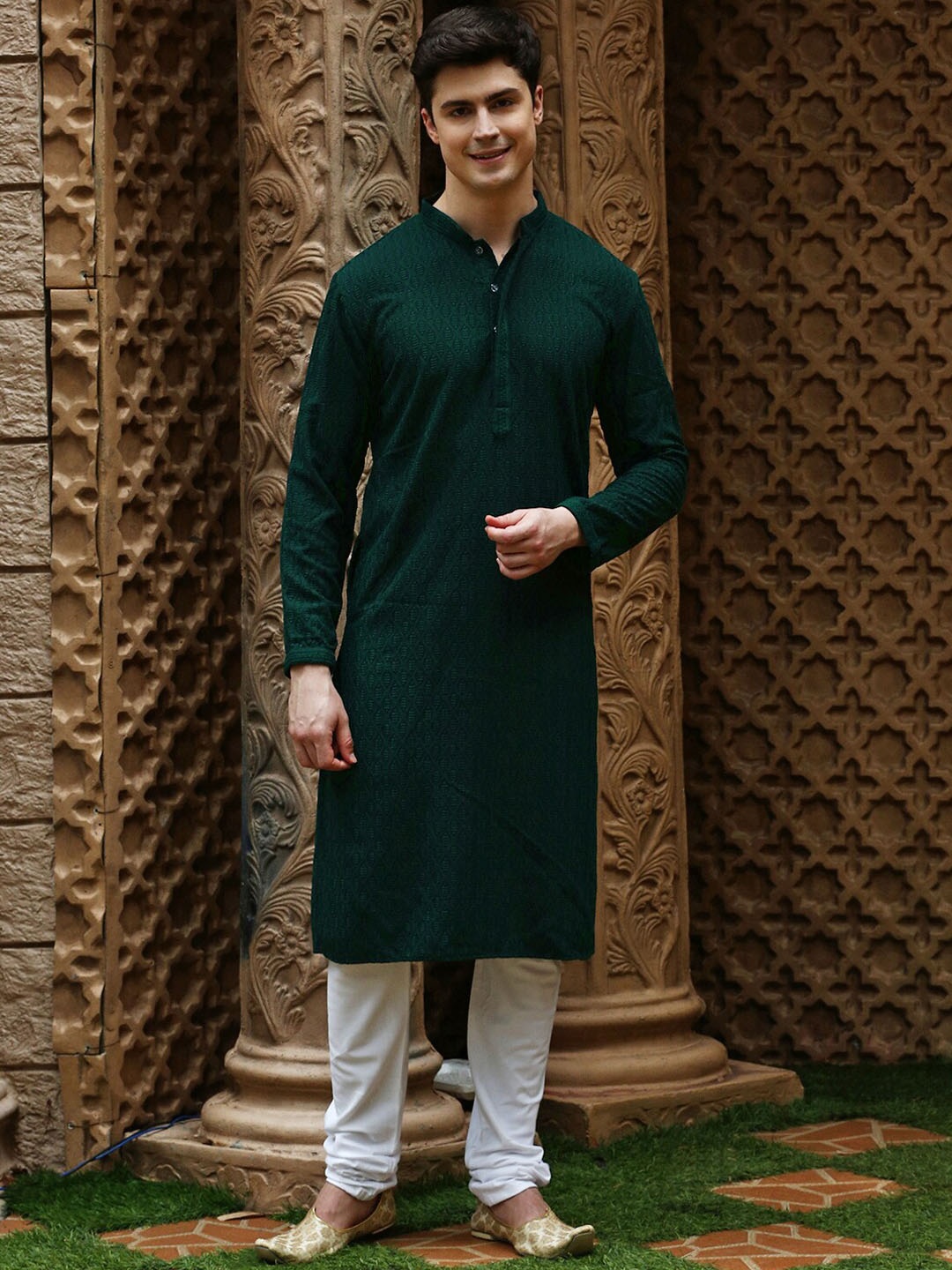 

Sanwara Mandarin Collar Chikankari Cotton Straight Kurta, Green