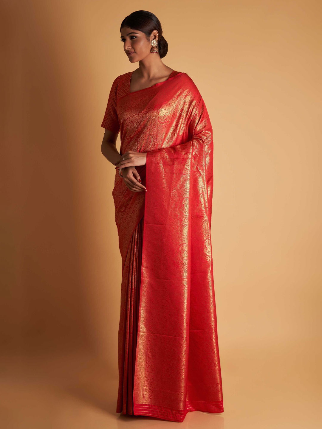 

Vardha Paisley Zari Silk Blend Kanjeevaram Saree, Red