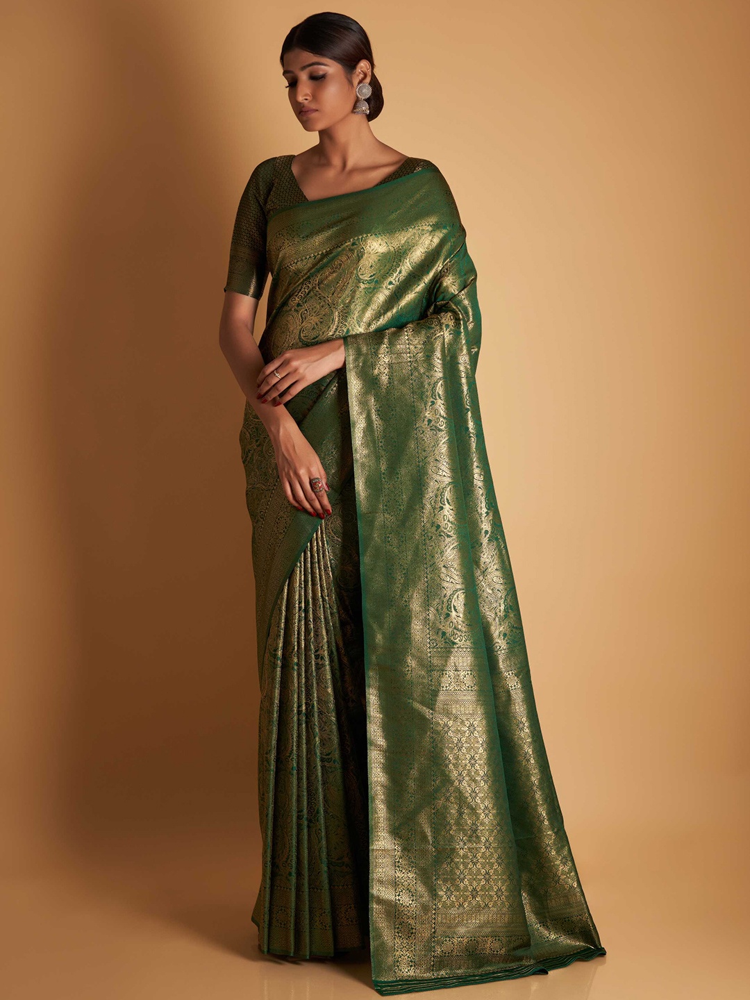 

Vardha Paisley Zari Silk Blend Kanjeevaram Saree, Green