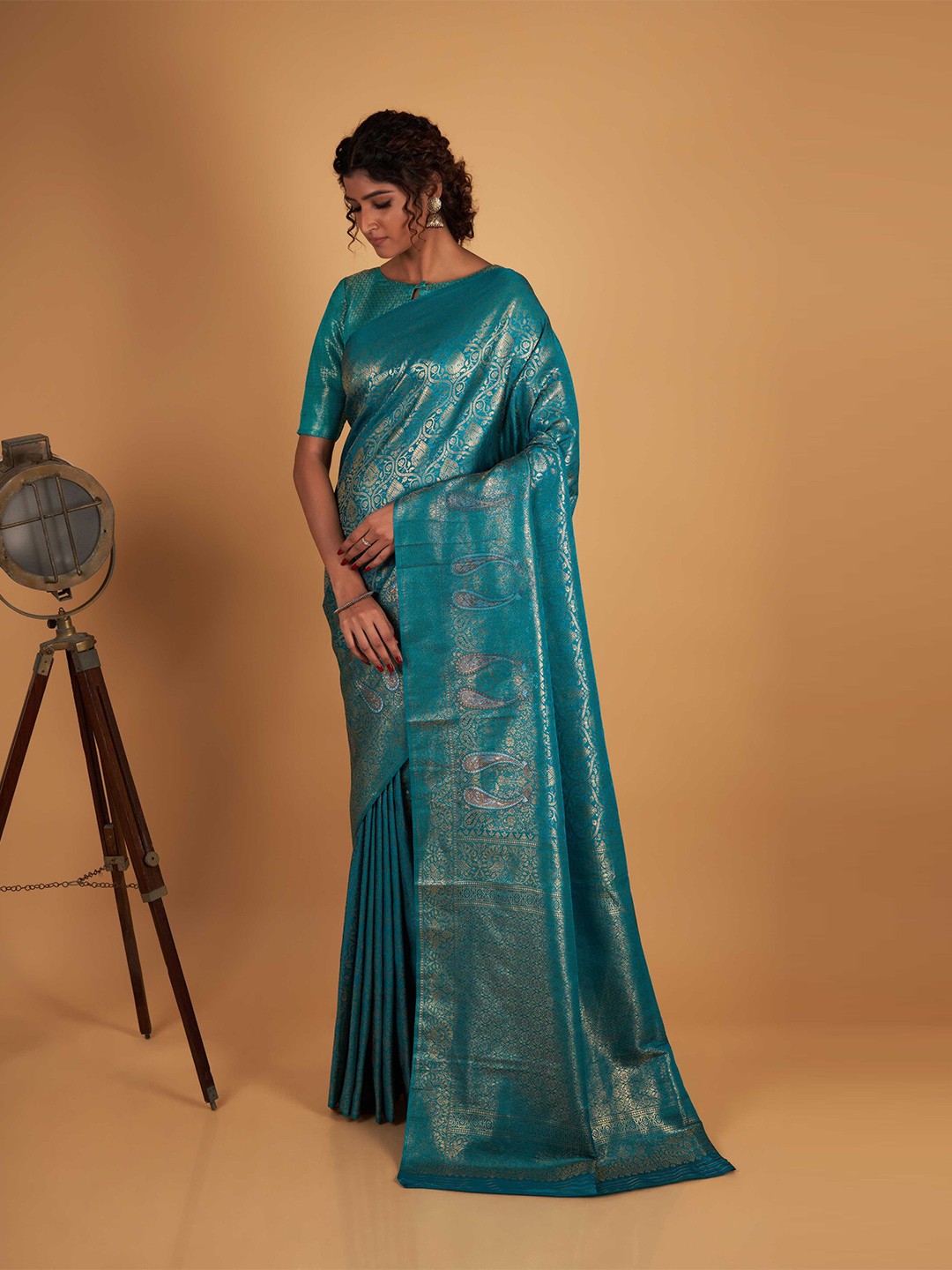 

Vardha Ethnic Motifs Zari Silk Blend Kanjeevaram Saree, Teal