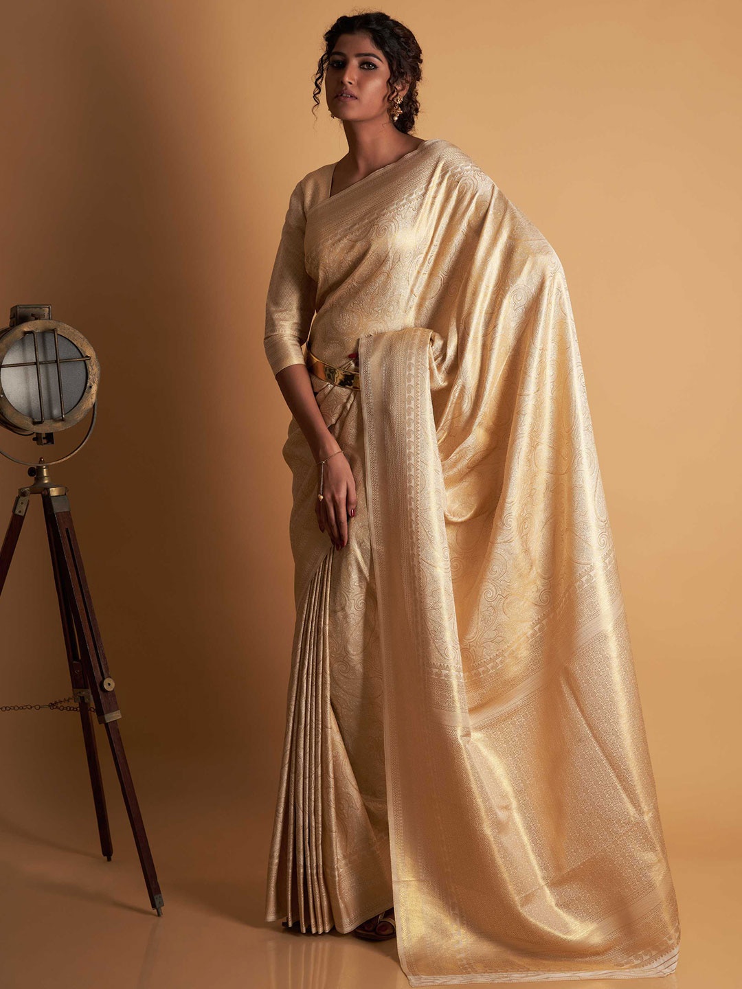 

Vardha Paisley Zari Kanjeevaram Saree, Off white