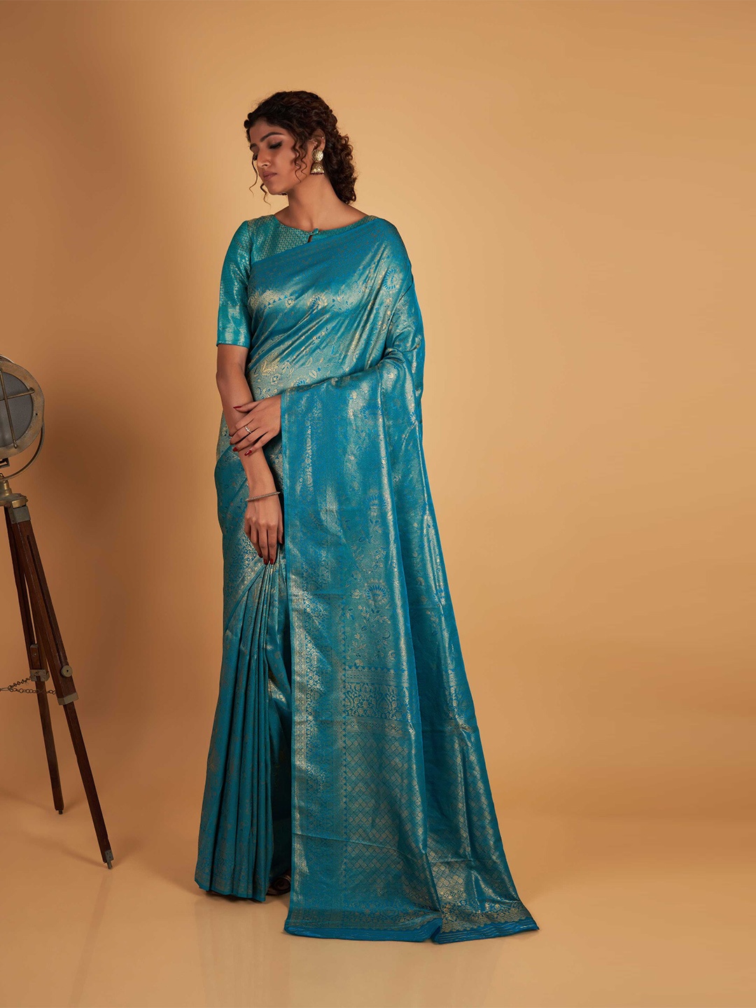 

Vardha Floral Zari Kanjeevaram Saree, Teal