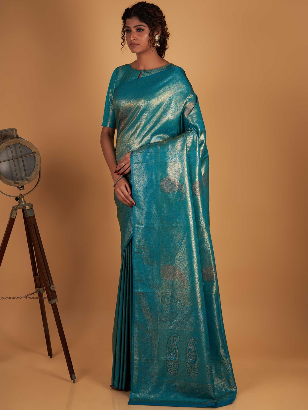 

Vardha Paisley Zari Kanjeevaram Saree, Teal