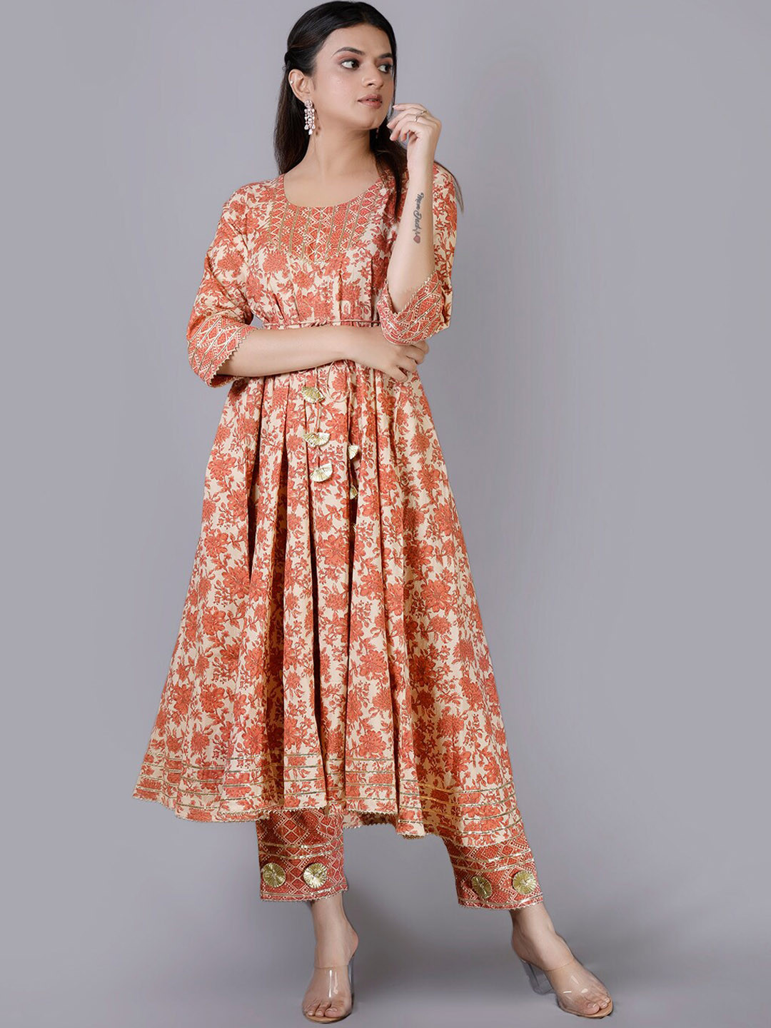 

V TRADITION Women Floral Printed Gotta Patti Pure Cotton Kurta With Trousers, Beige