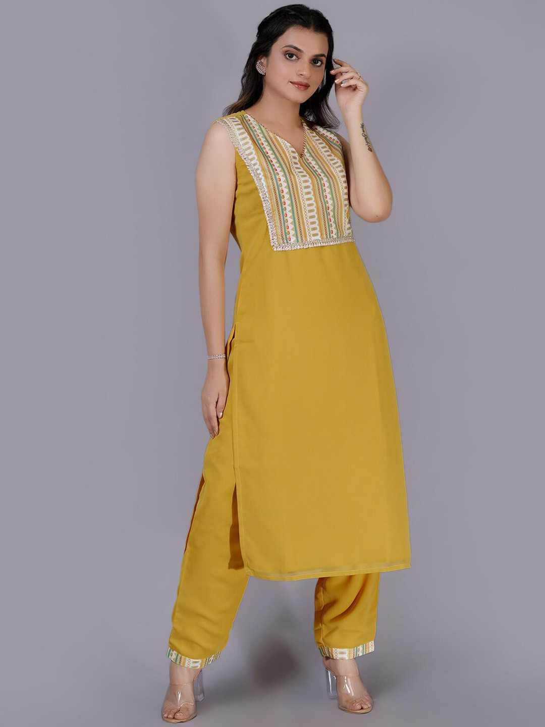 

V TRADITION Women Printed V-Neck Kurta with Trousers, Mustard
