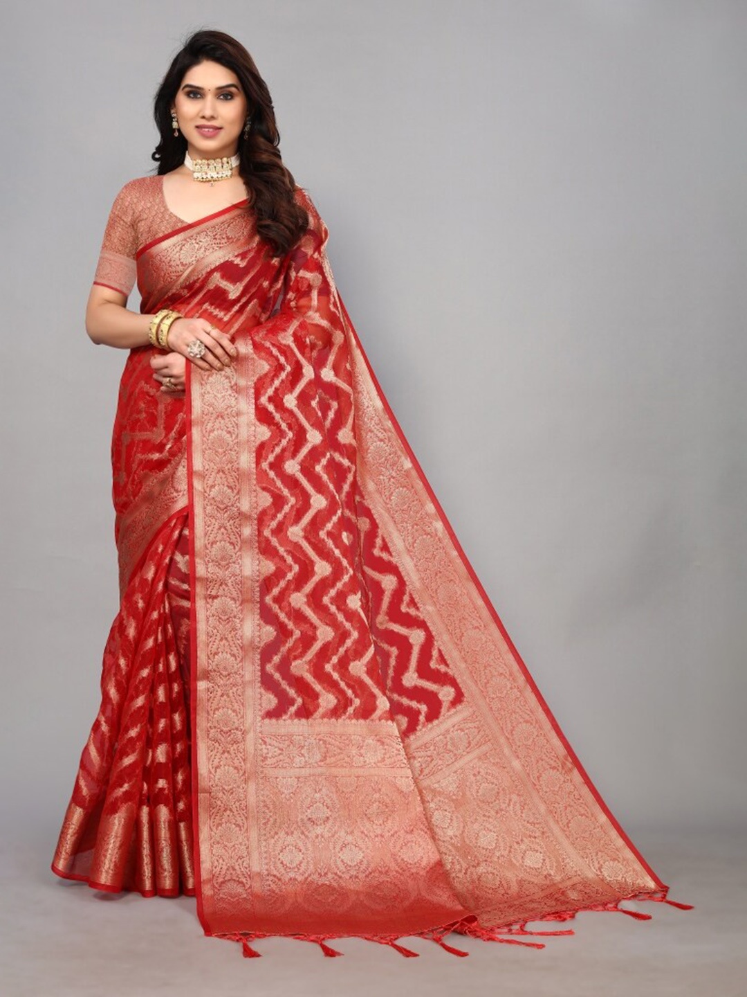 

DIVASTRI Geometric Woven Design Zari Saree, Red