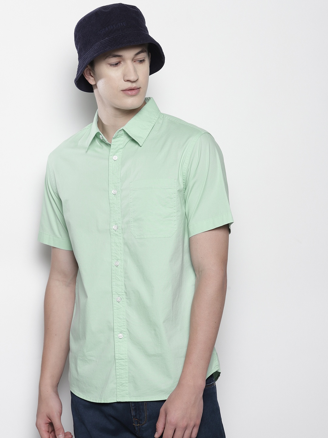 

SEMIR Men Solid Casual Shirt, Green