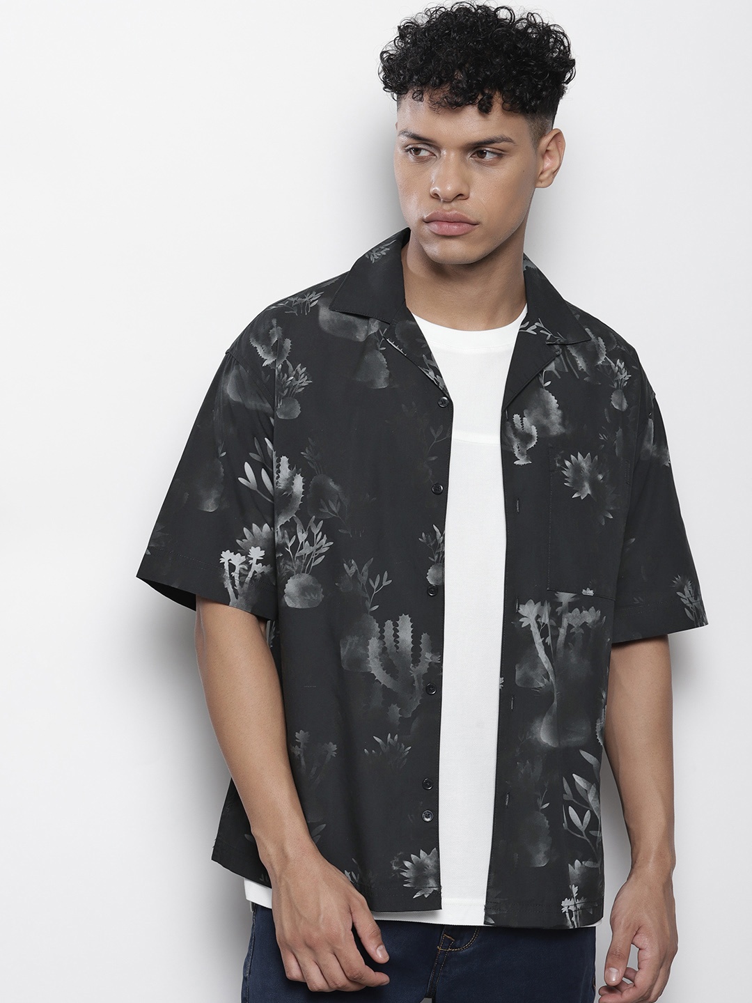 

SEMIR Men Floral Printed Casual Shirt, Black