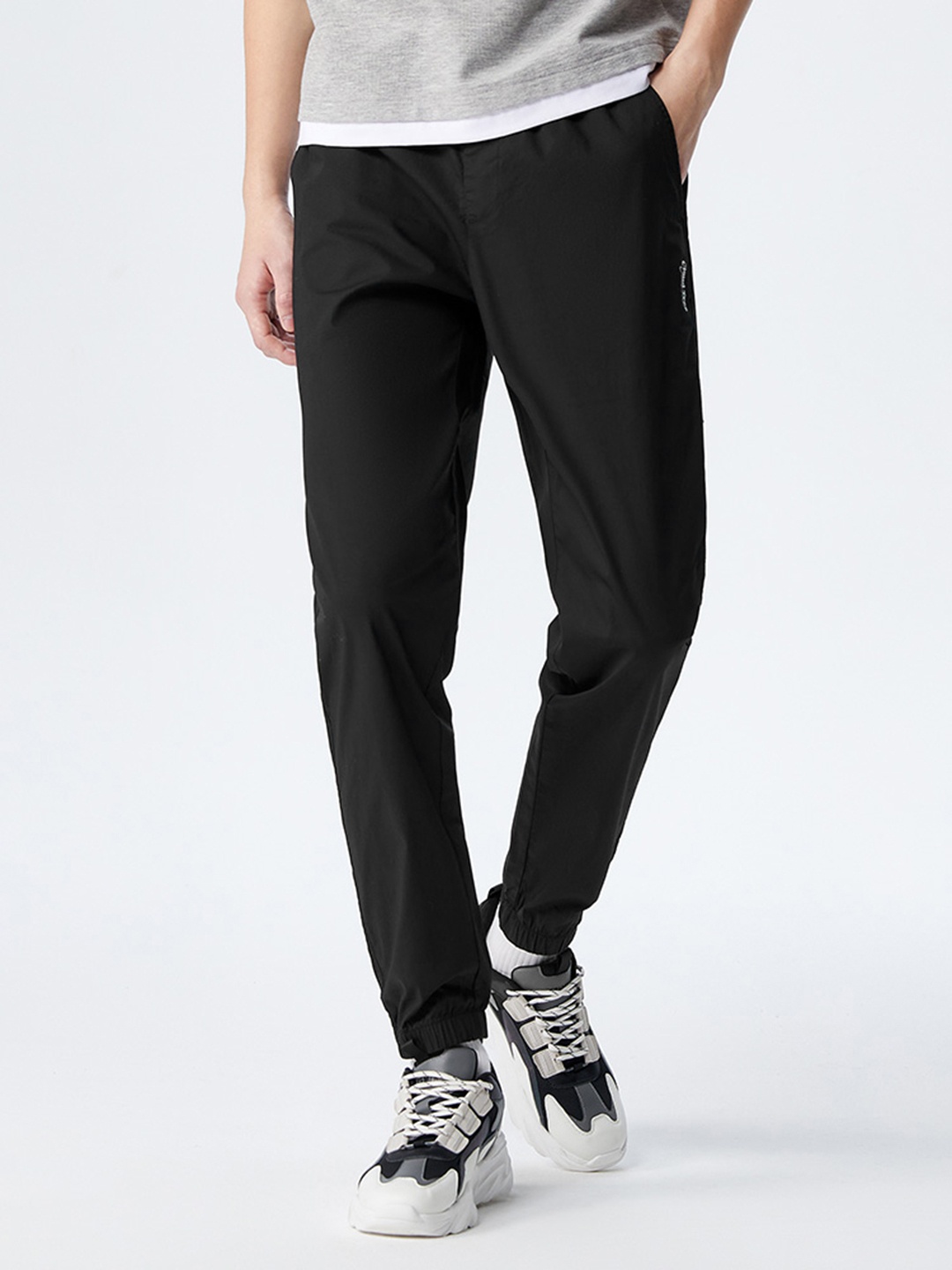 

SEMIR Men Solid Joggers, Black