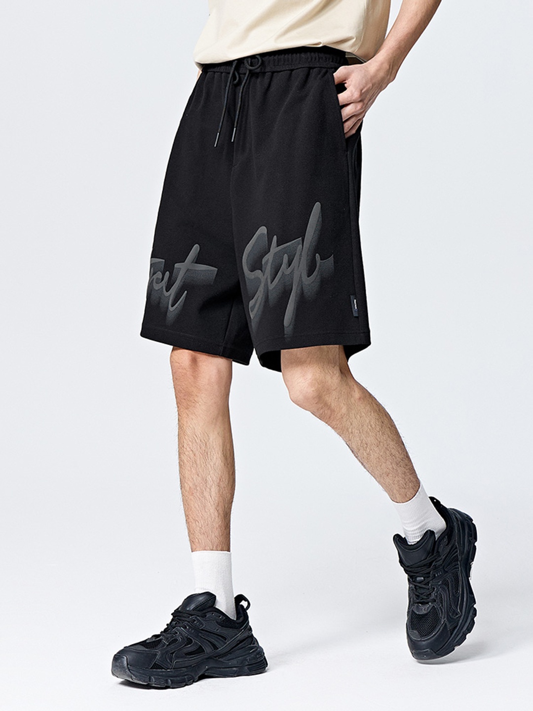 

SEMIR Men Typography Printed Shorts, Black