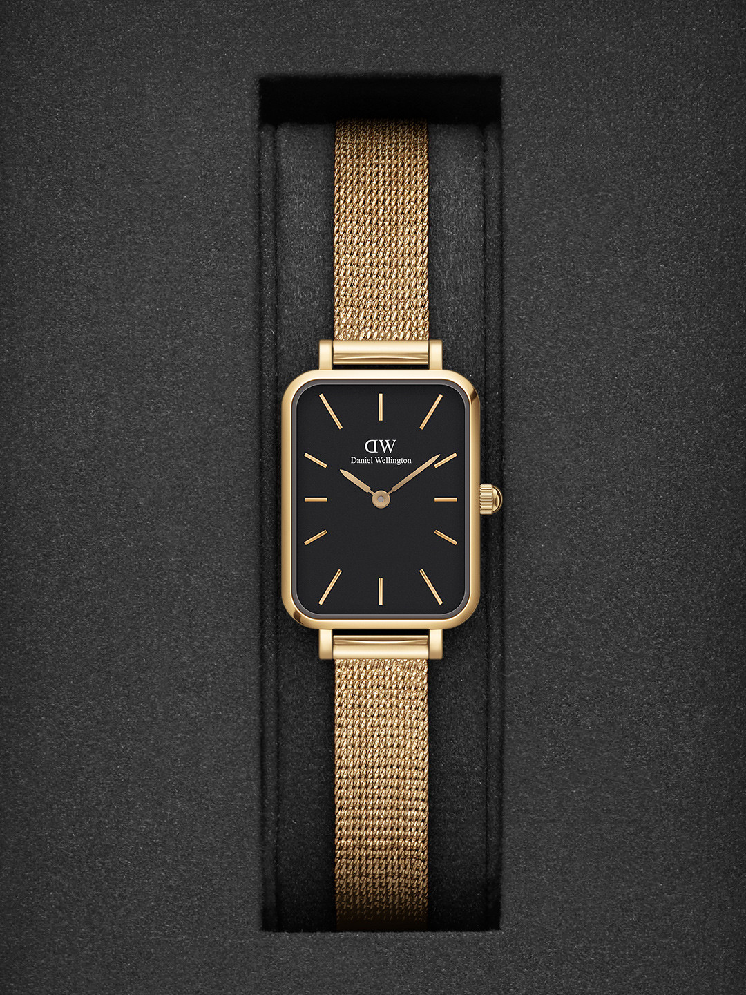 

Daniel Wellington Women Steel Bracelet Style Straps Analogue Watch DW00100557, Black