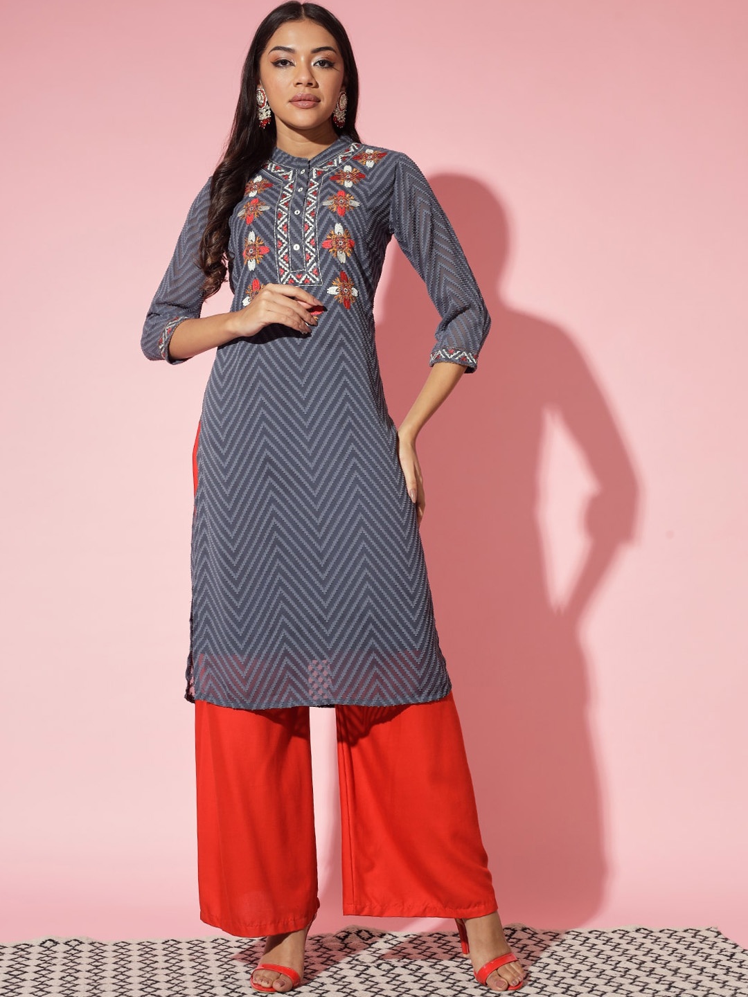

Myshka Geometric Woven Design Thread Work Kurta, Grey