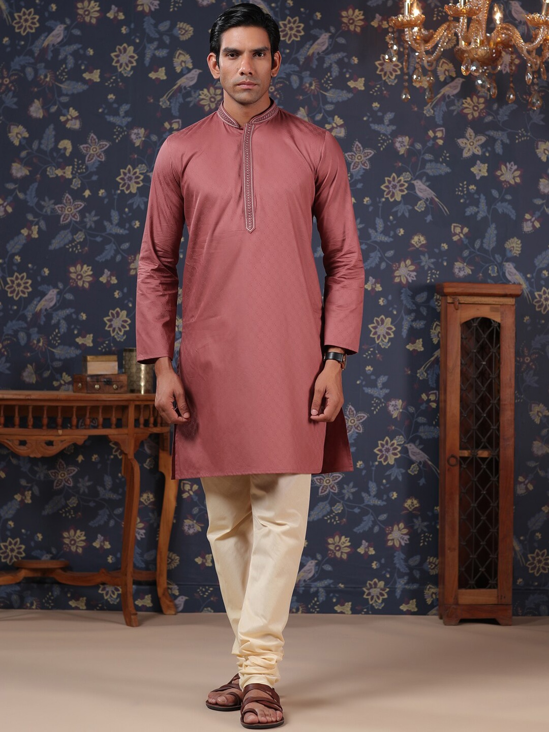 

House of Pataudi Pure Cotton Kurta With Churidar, Peach