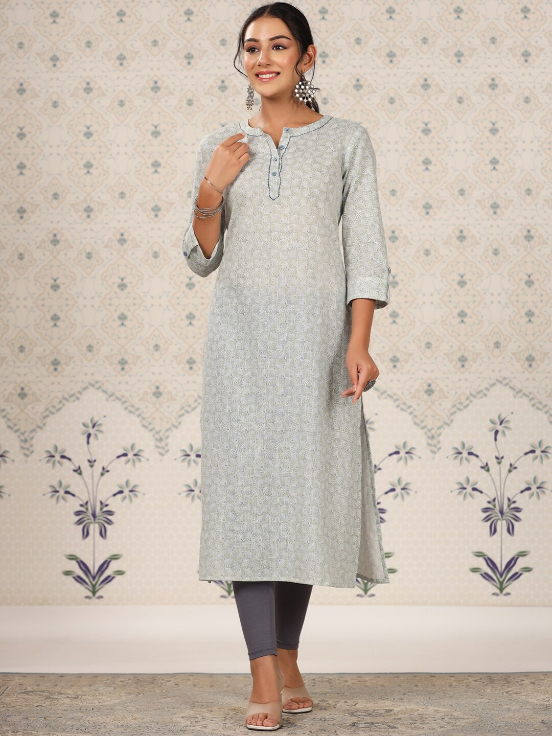 

Ode by House of Pataudi Floral Printed Roll-Up Sleeves Cotton Straight Kurta, White