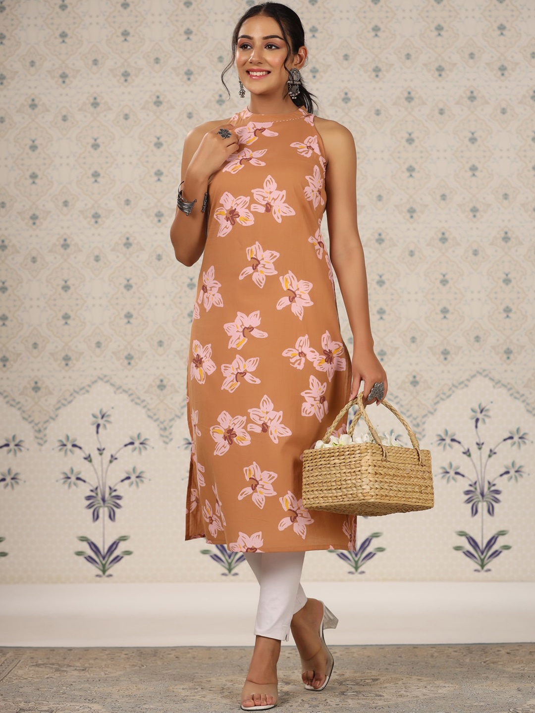 

Ode by House of Pataudi Floral Printed Sleeveless Pure Cotton Straight Kurta, Brown