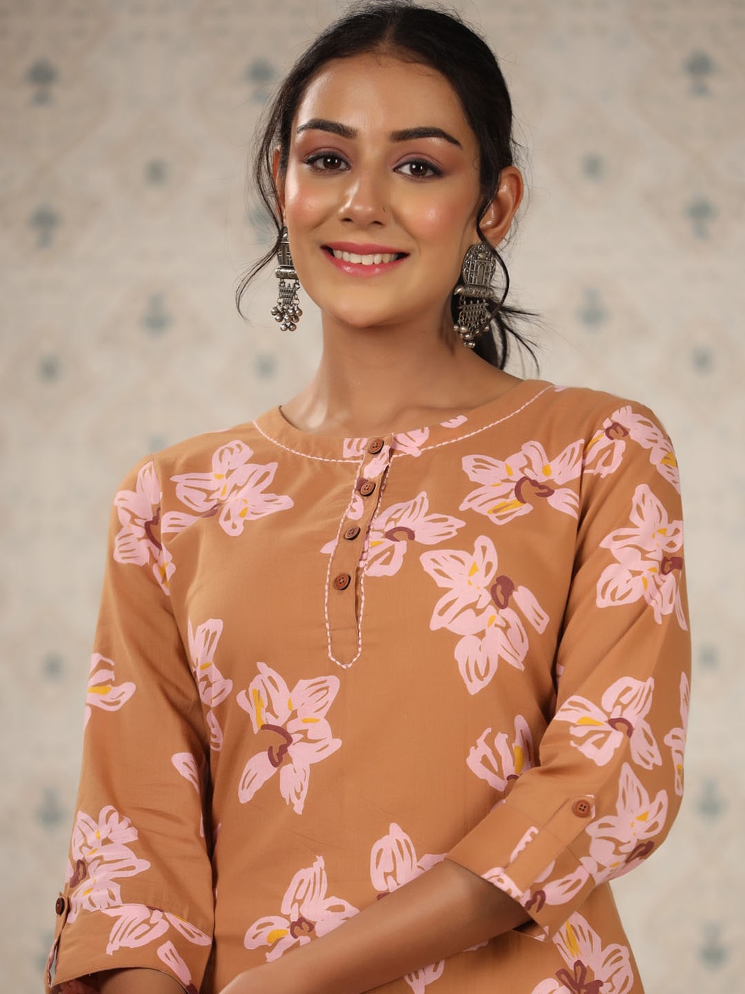 

Ode by House of Pataudi Floral Printed Pure Cotton Straight Kurta, Brown