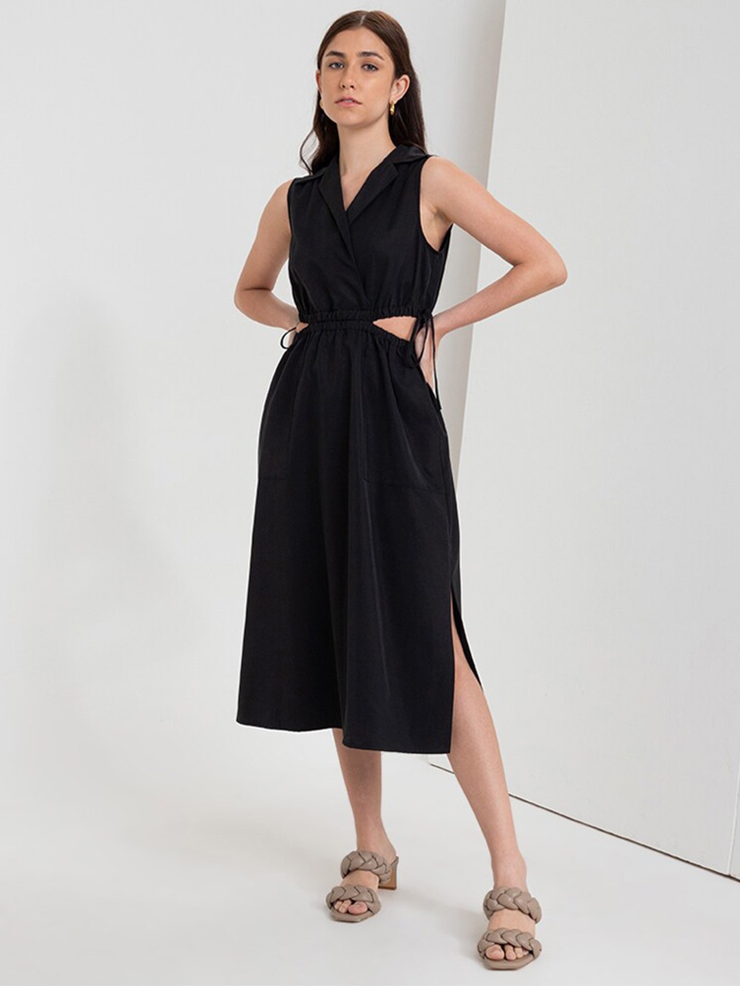 

Zalora Studios V-Neck Cut-Out Detailed A-Line Midi Dress, Black