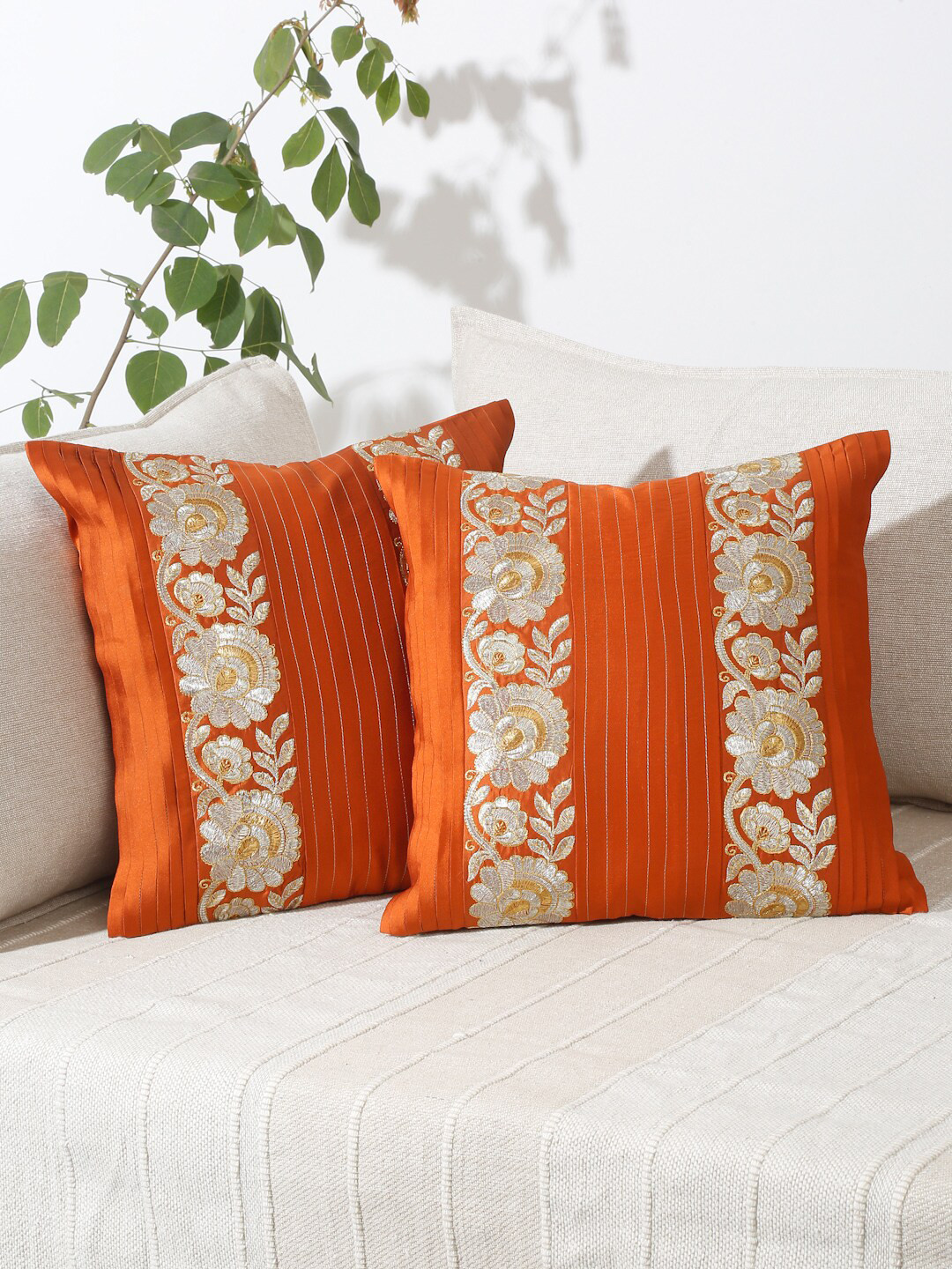 

eyda Red & Gold-Toned 2 Pieces Embroidered Square Cushion Covers