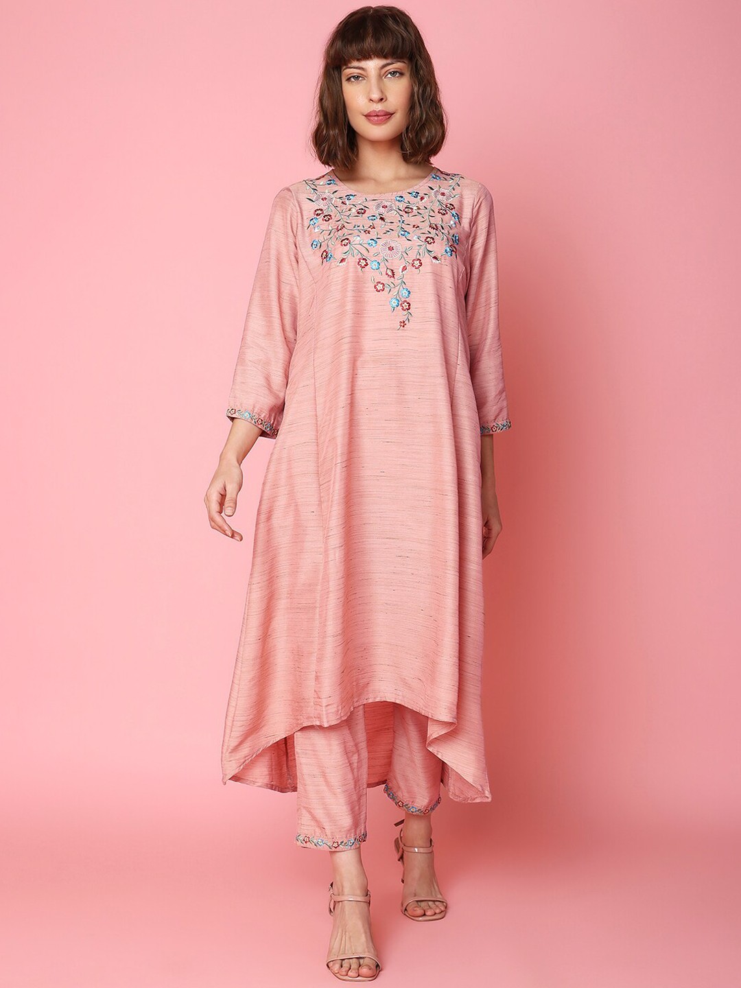 

Indifusion Floral Yoke Design Thread Work Kurta with Trousers & With Dupatta, Peach