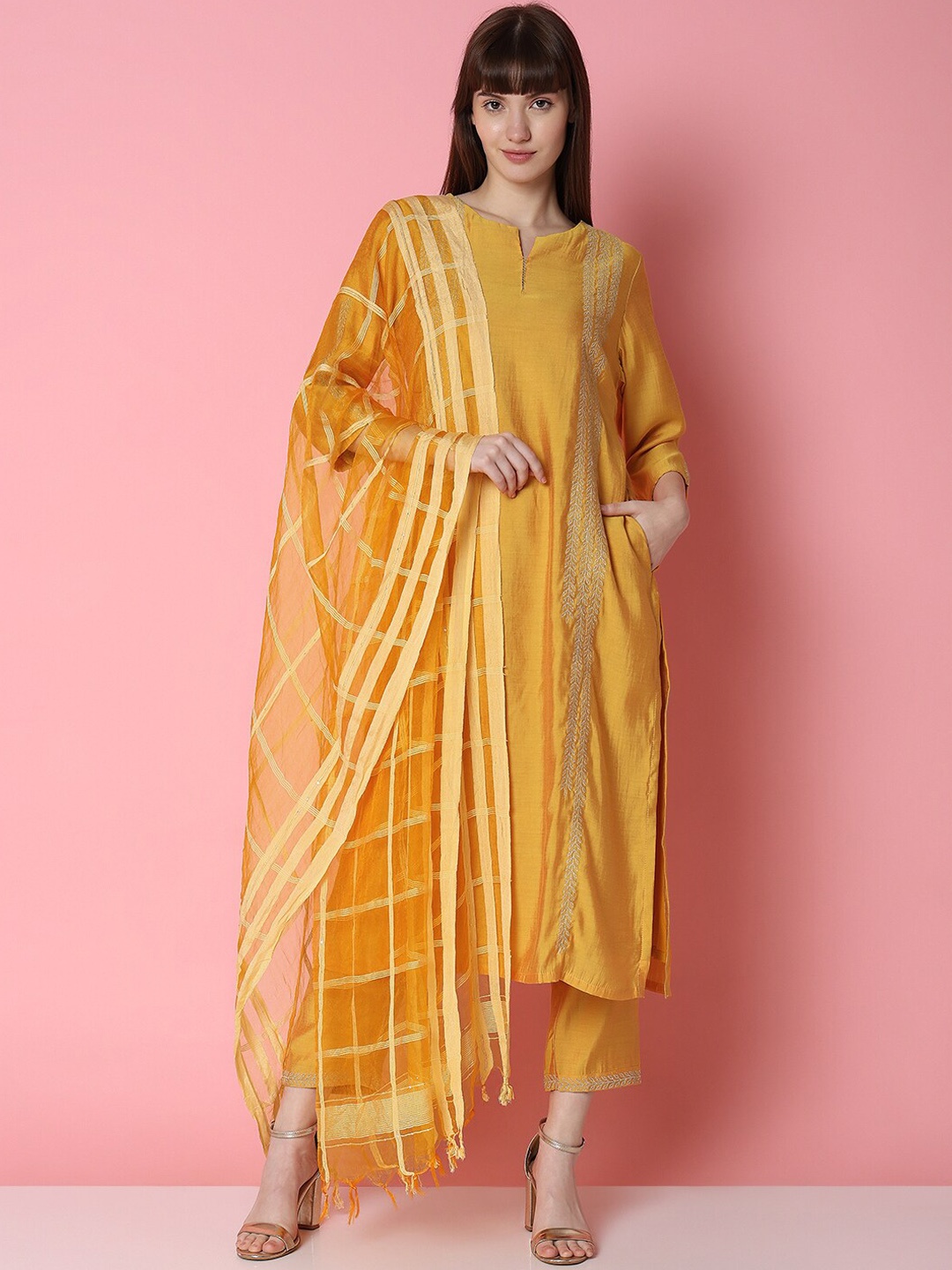 

Indifusion Floral Embroidered Regular Kurta with Trousers & With Dupatta, Yellow