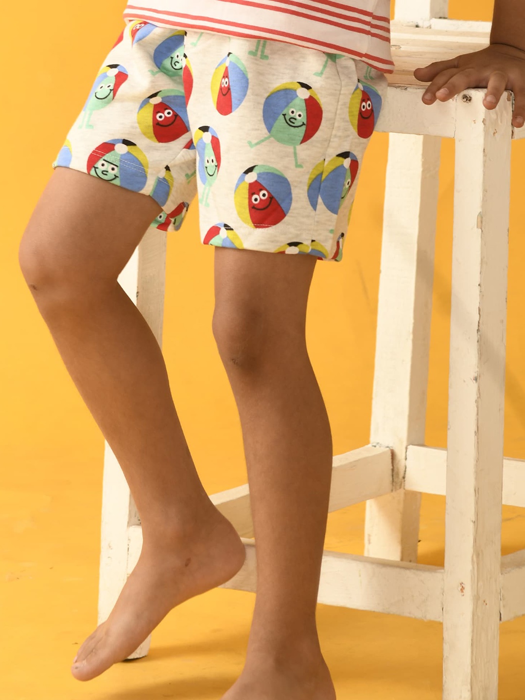 

Anthrilo Boys Conversational Printed Mid-Rise Cotton Shorts, Off white