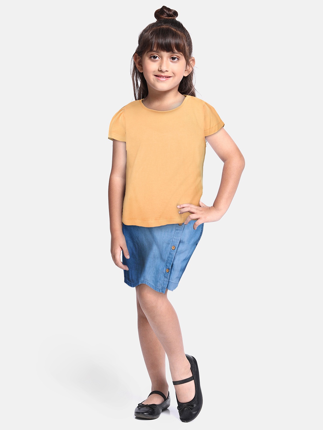 

Eteenz Girls Premium Cotton Solid Round Neck T-shirt, Coral