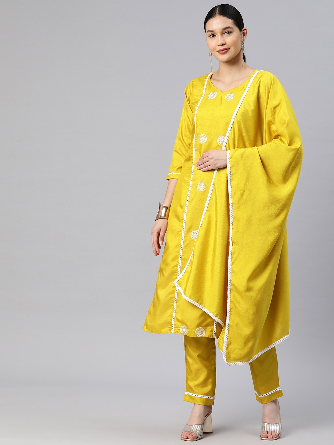 

RAJGRANTH Ethnic Motifs Embroidered Panelled Thread Work Silk Chiffon Kurta Set, Yellow