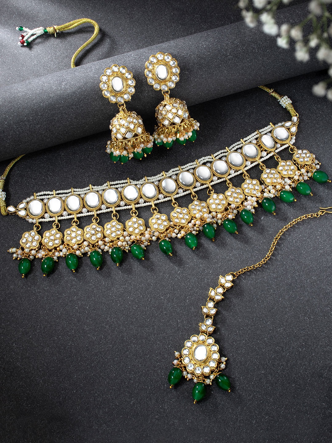 

Peora Gold-Plated Kundan-Studded Jewellery Set, Green