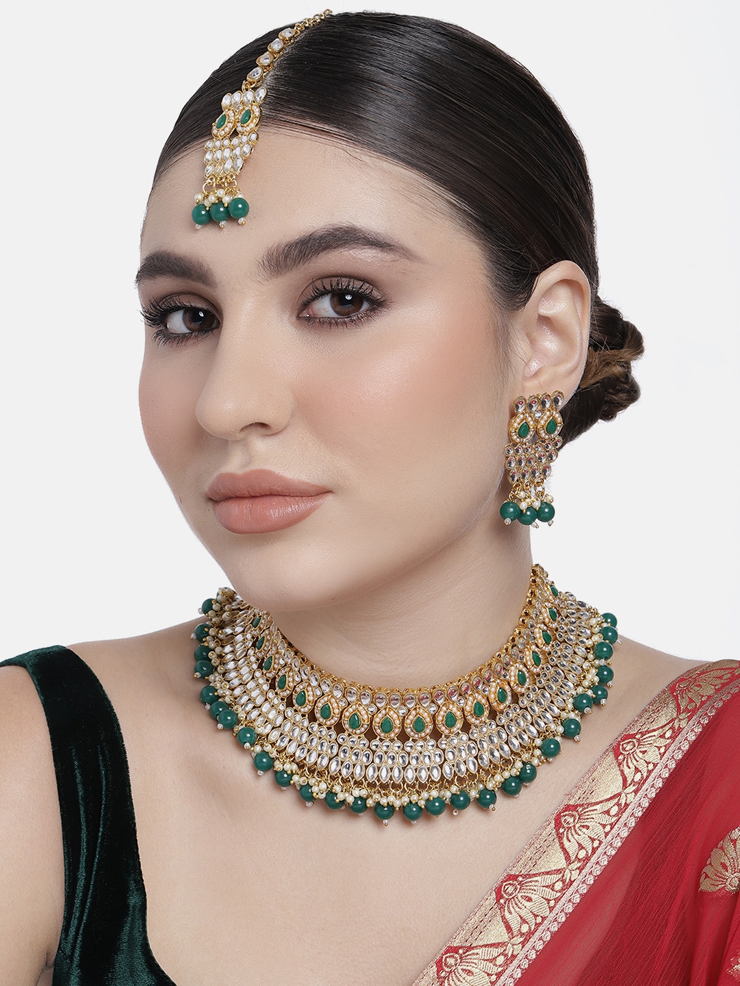 

Peora Gold-Plated Kundan-Studded Jewellery Set, Green