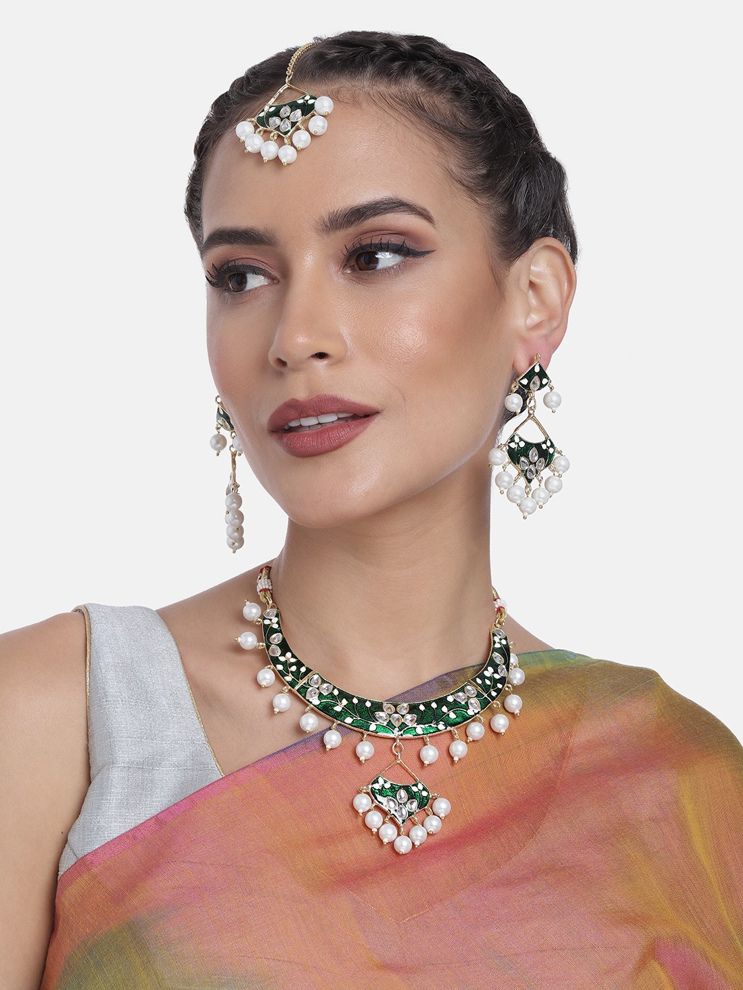

Peora Gold-Plated Kundan-Studded Jewellery Set, Green