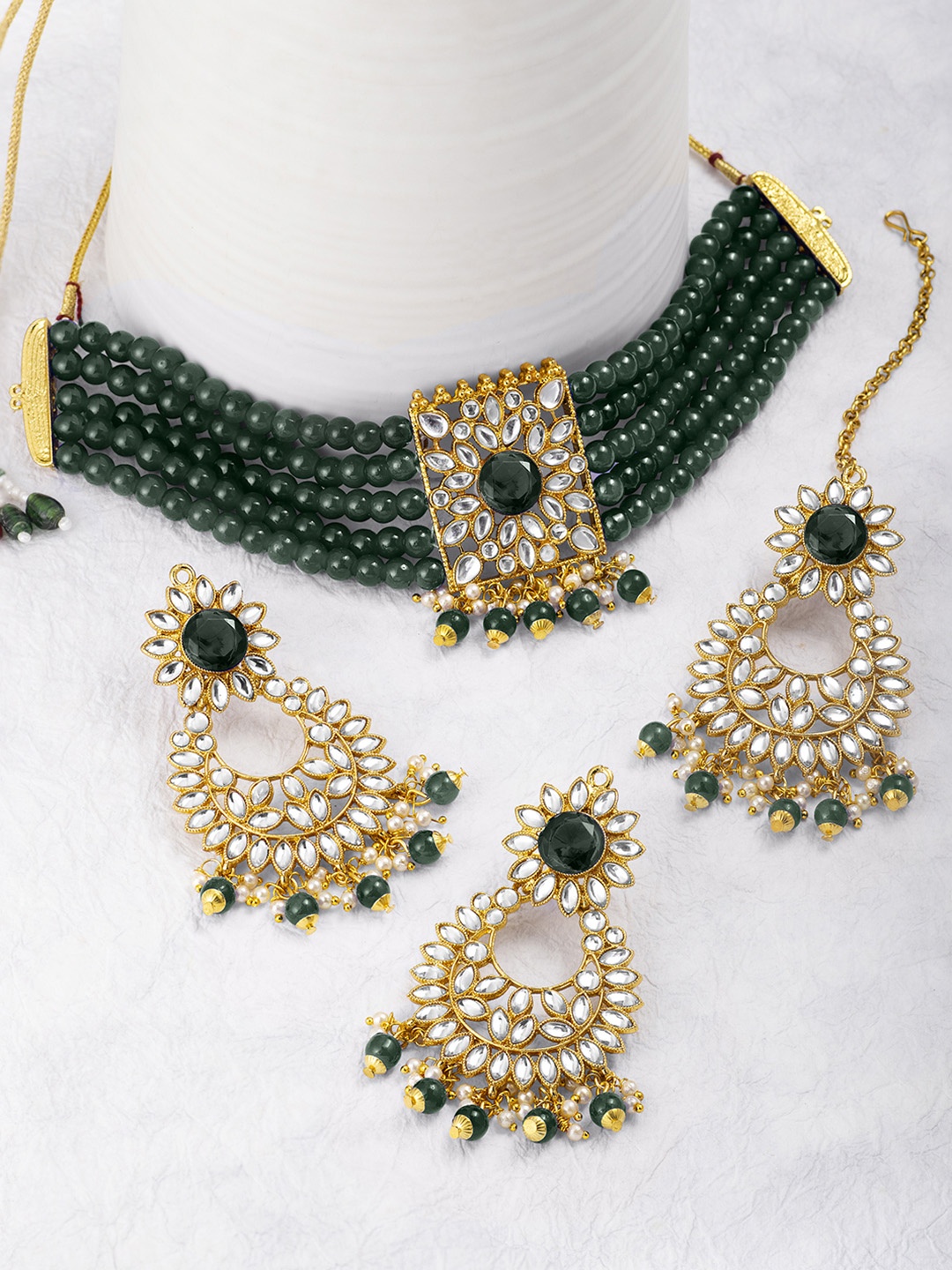 

Peora Gold-Plated Kundan-Studded Jewellery Set, Green