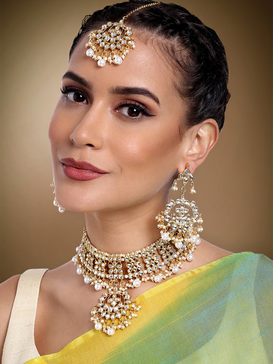 

Peora Gold-Plated Kundan-Studded Jewellery Set, White