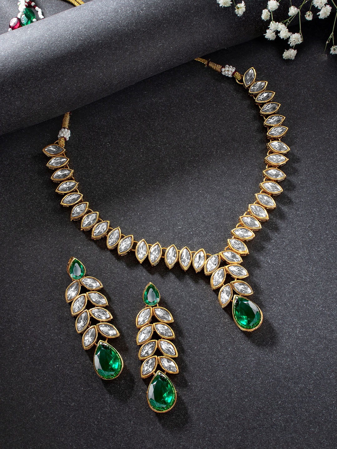 

Peora Gold-Plated Crystals-Studded Jewellery Set, Green