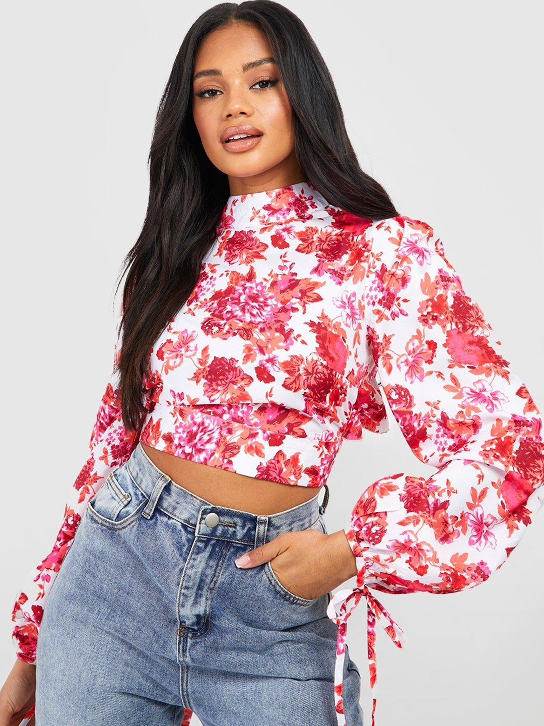 

Boohoo Floral Print Open Back Crop Top, White