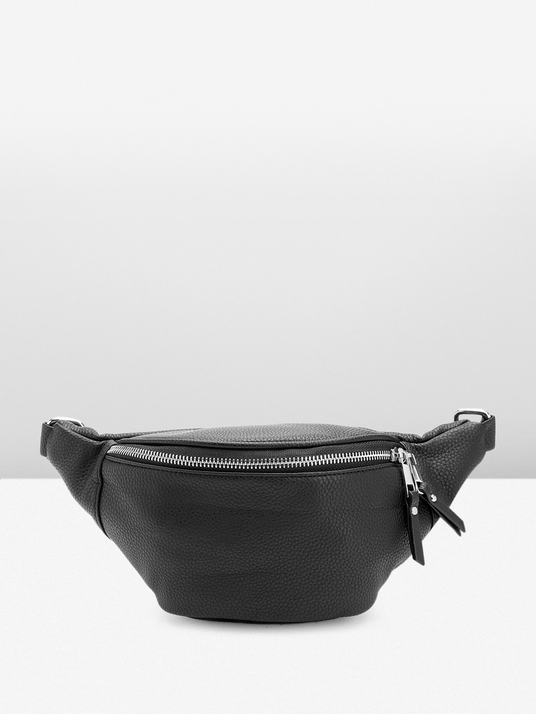 

Boohoo Women Waist Pouch, Black