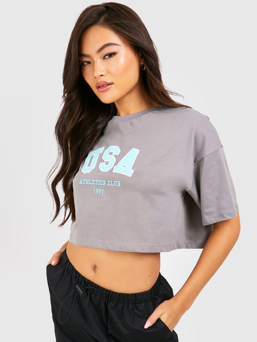 

Boohoo Drop-Shoulder Sleeves Applique Boxy Crop T-shirt, Grey