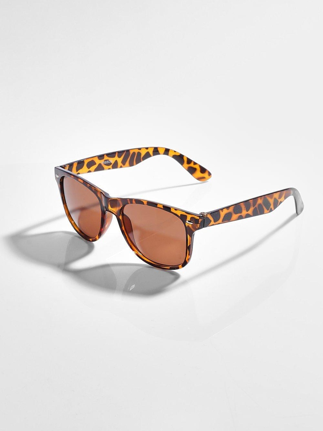 

Boohoo Women Rectangle Sunglasses with UV Protected Lens, Brown