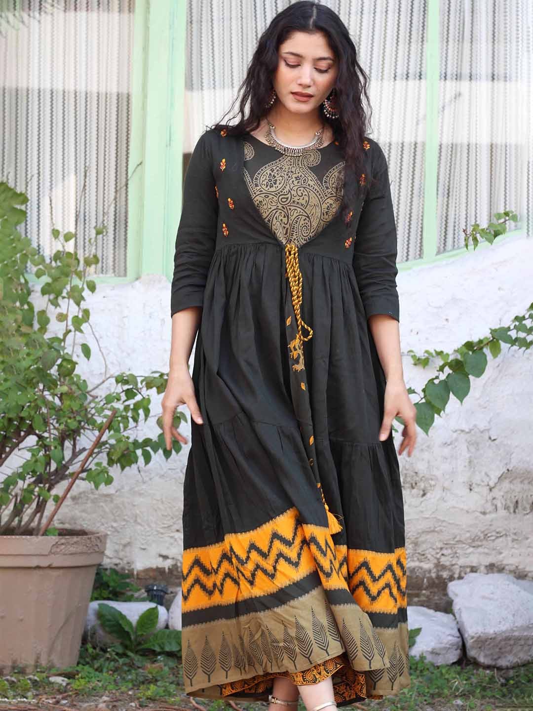 

KALINI Paisley Printed Anarkali Kurta with Jacket, Black