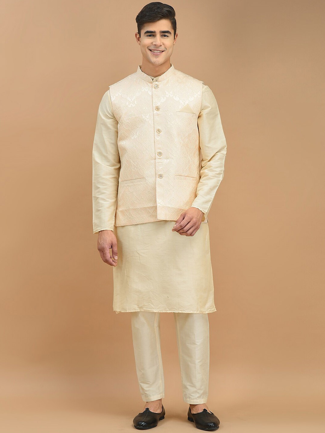 

HOUSE OF DEYANN Mandarin Collar Kurta with Pyjamas & Nehru Jacket, Cream