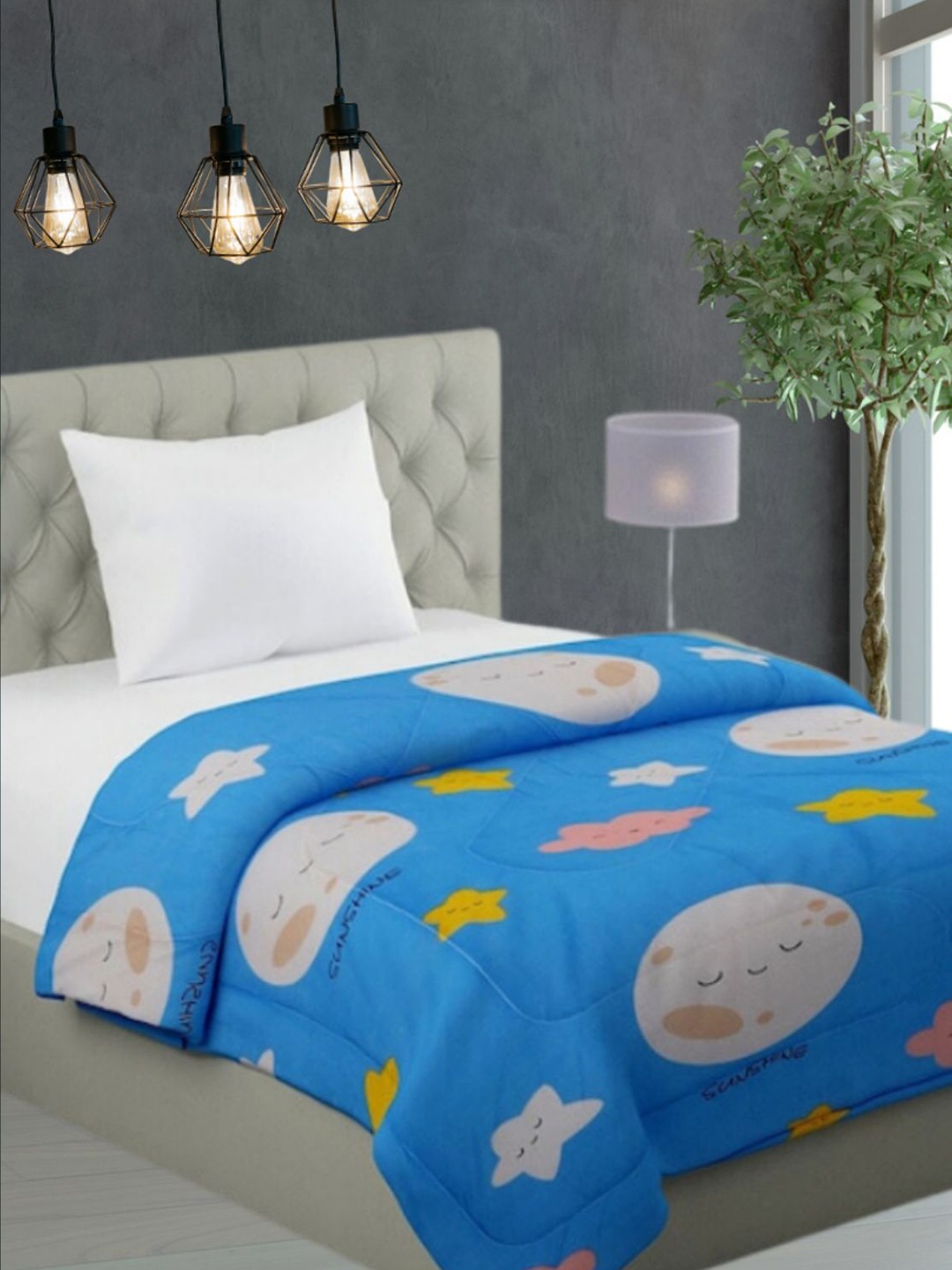 

Bajo's Blue & White AC Room 210 GSM Single Bed Comforter