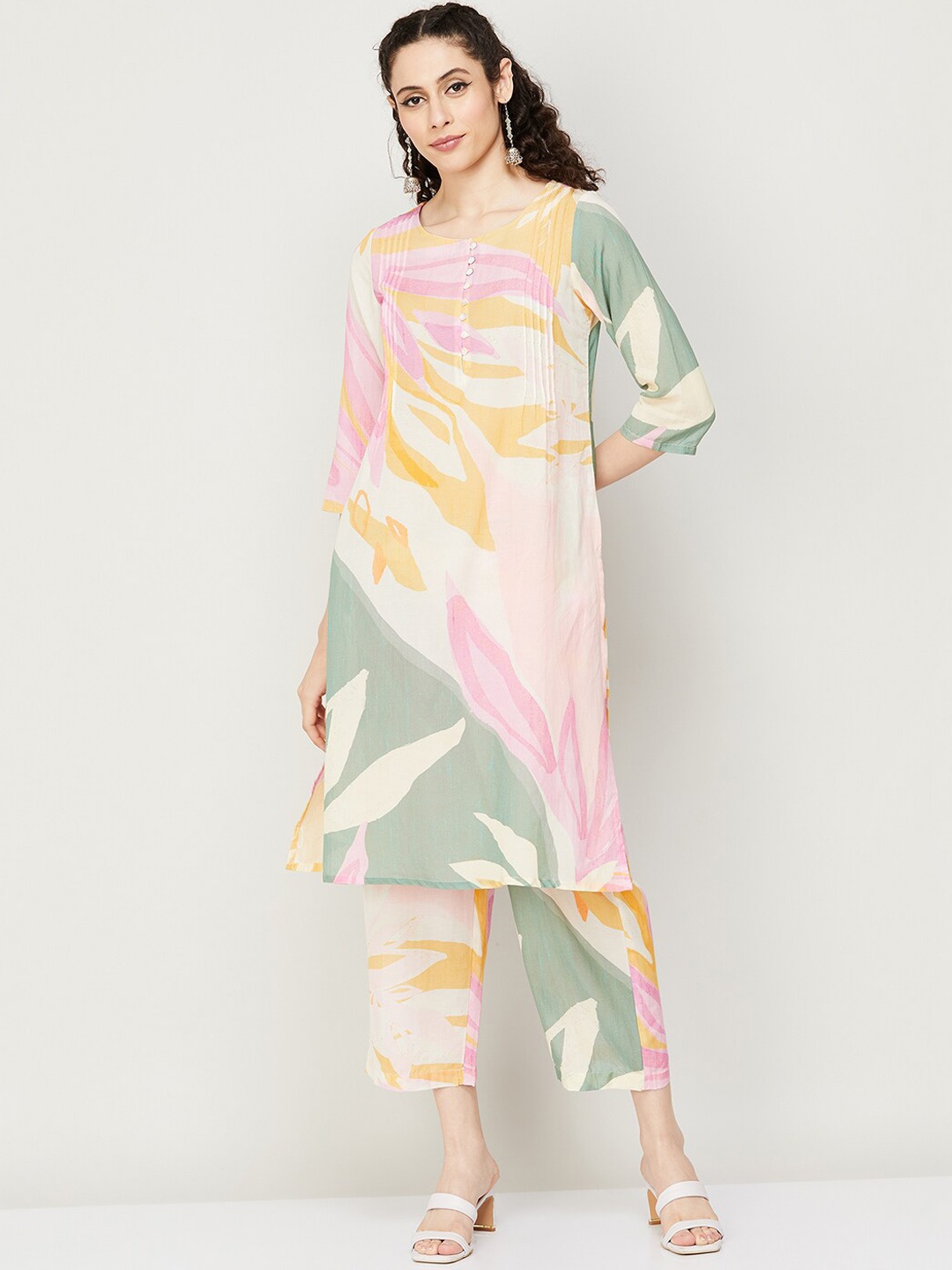

Melange by Lifestyle Printed Regular Kurta with Palazzos, Yellow