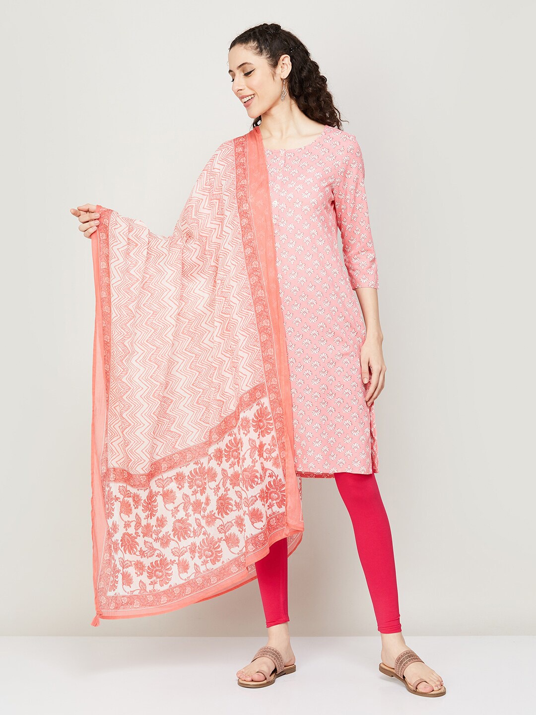 

Melange by Lifestyle Floral Printed Dupatta, Coral