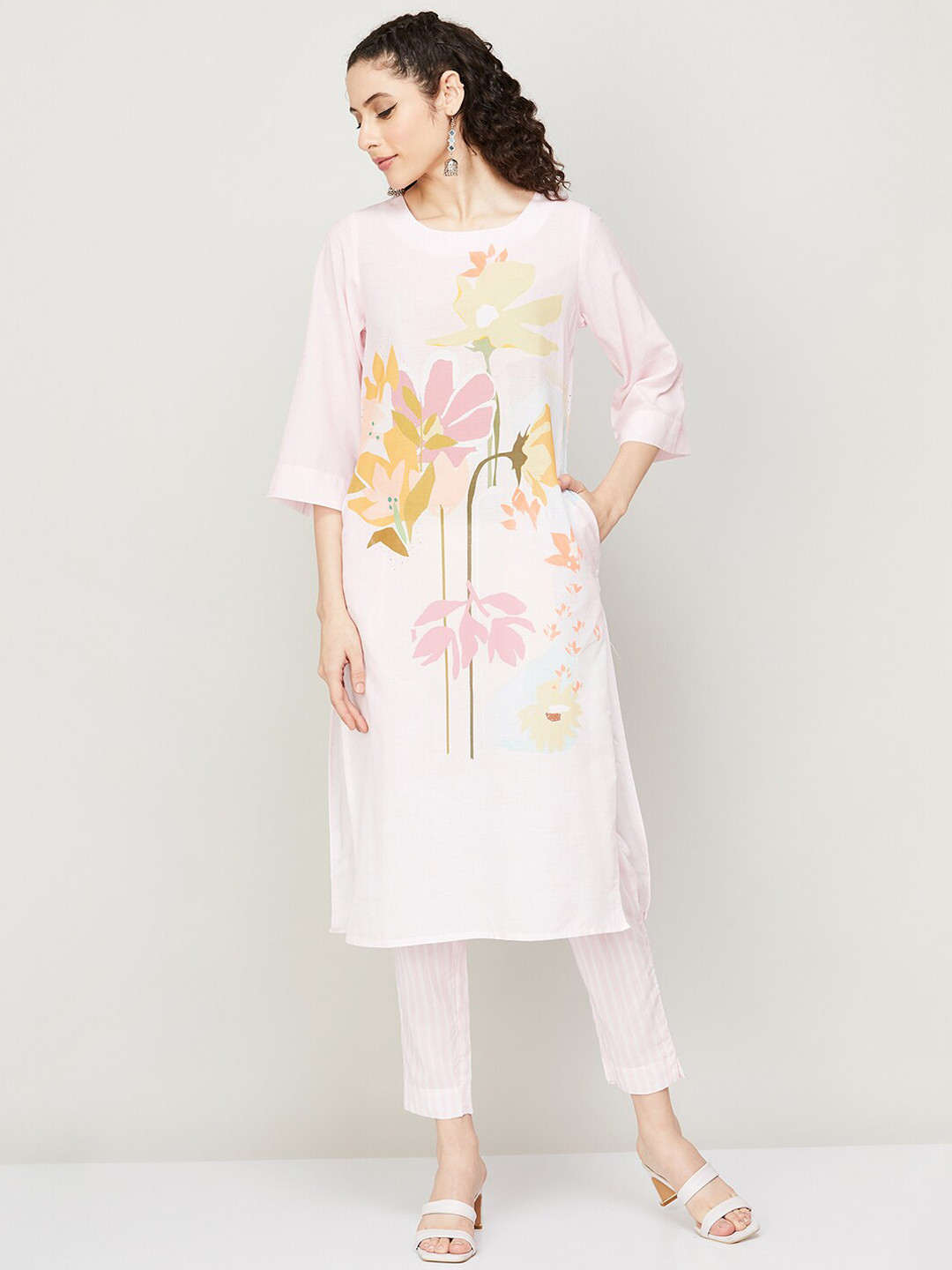 

Melange by Lifestyle Floral Printed Pure Cotton Kurta with Trousers, Pink