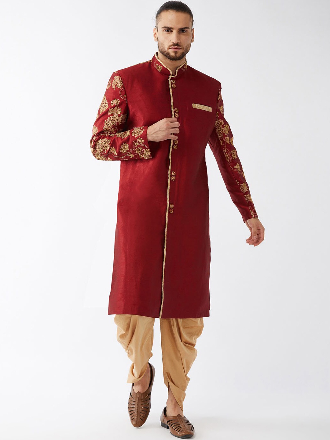 

VASTRAMAY Self-Design Sherwani Set, Maroon