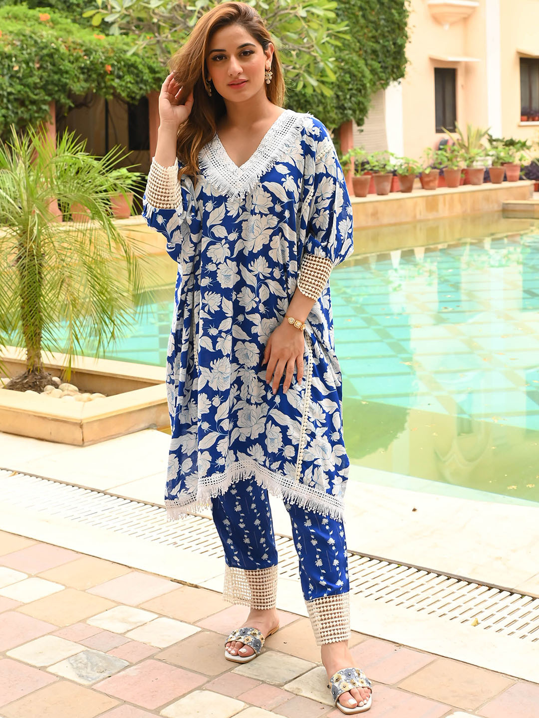 

Bunaai Floral Printed A-Line Kurta with Trousers, Blue