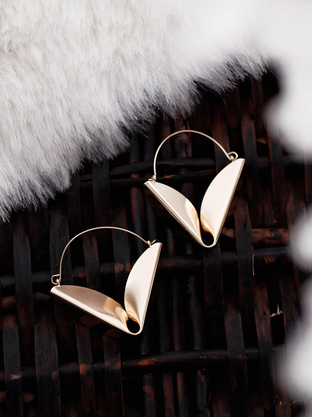 

Bellofox Gold-Plated Contemporary Hoop Earrings