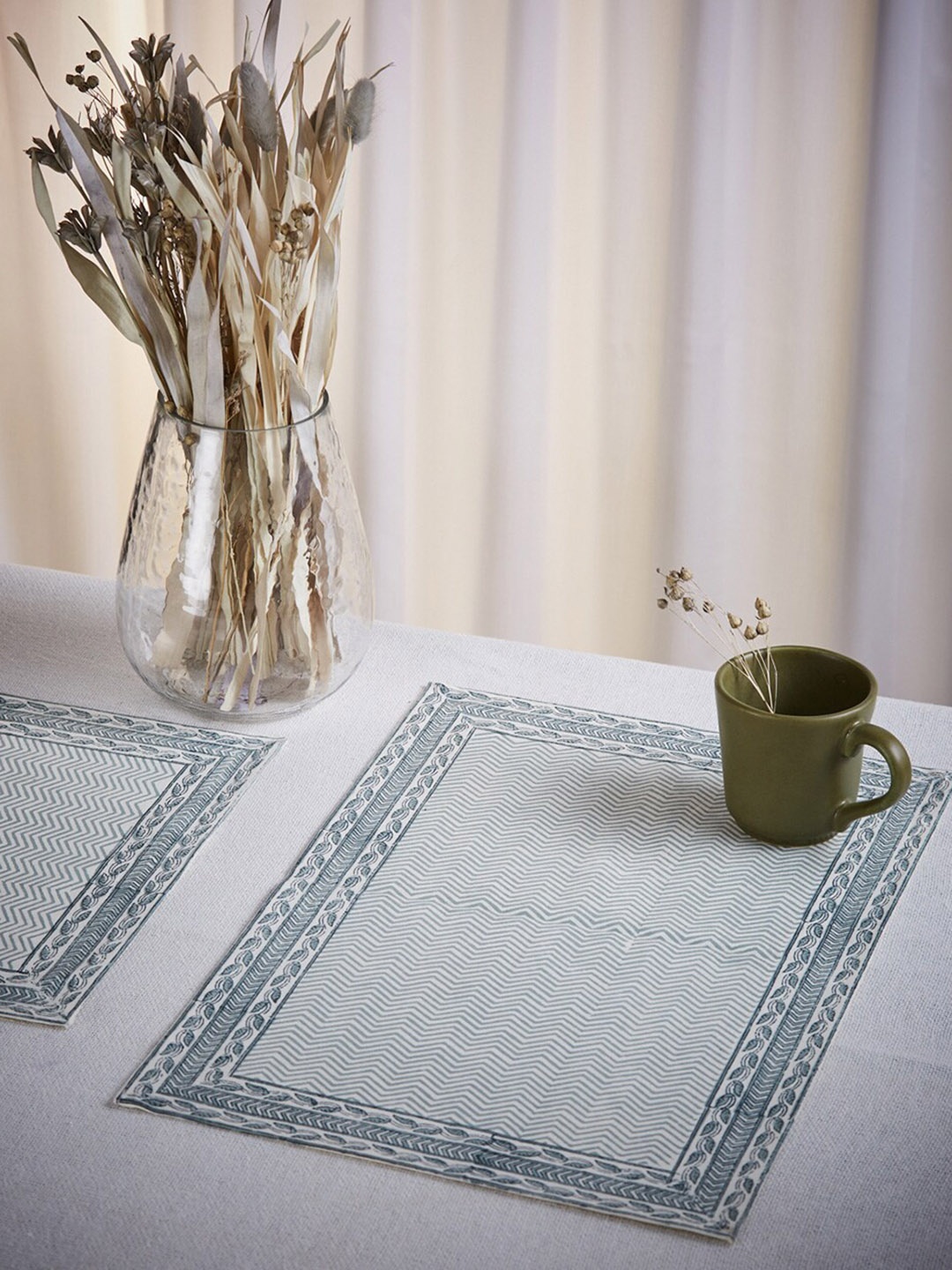 

Fabindia White & Blue 6 Pieces Printed Table Placemats